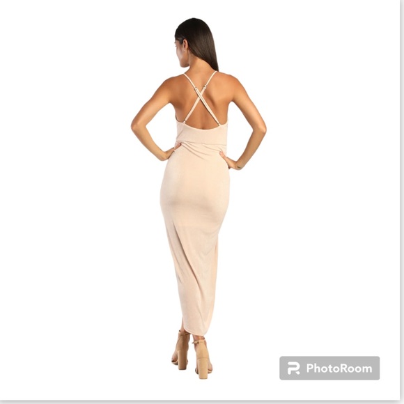 NWT Lulu’s Dreamy Date Surplice Midi Dress in Champagne Size Medium - Picture 2 of 12